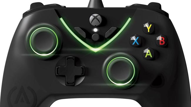 Появился новый черный контроллер для Xbox One